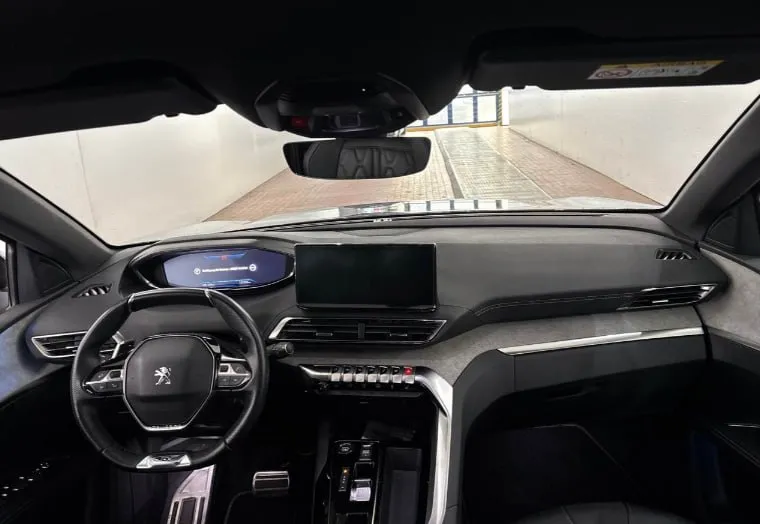 PEUGEOT 5008 GT 2023