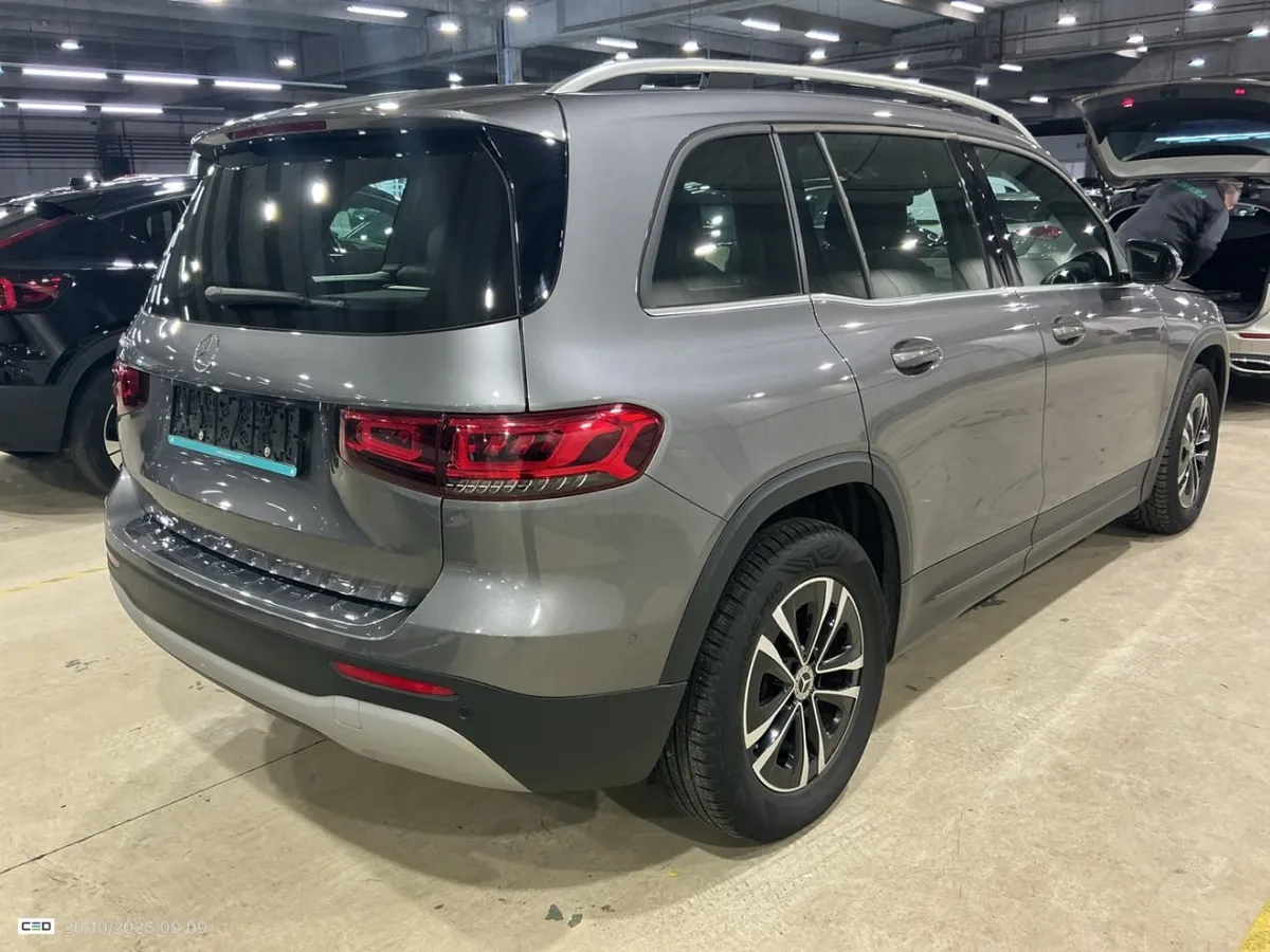 MERCEDES-BENZ GLB 180 2023