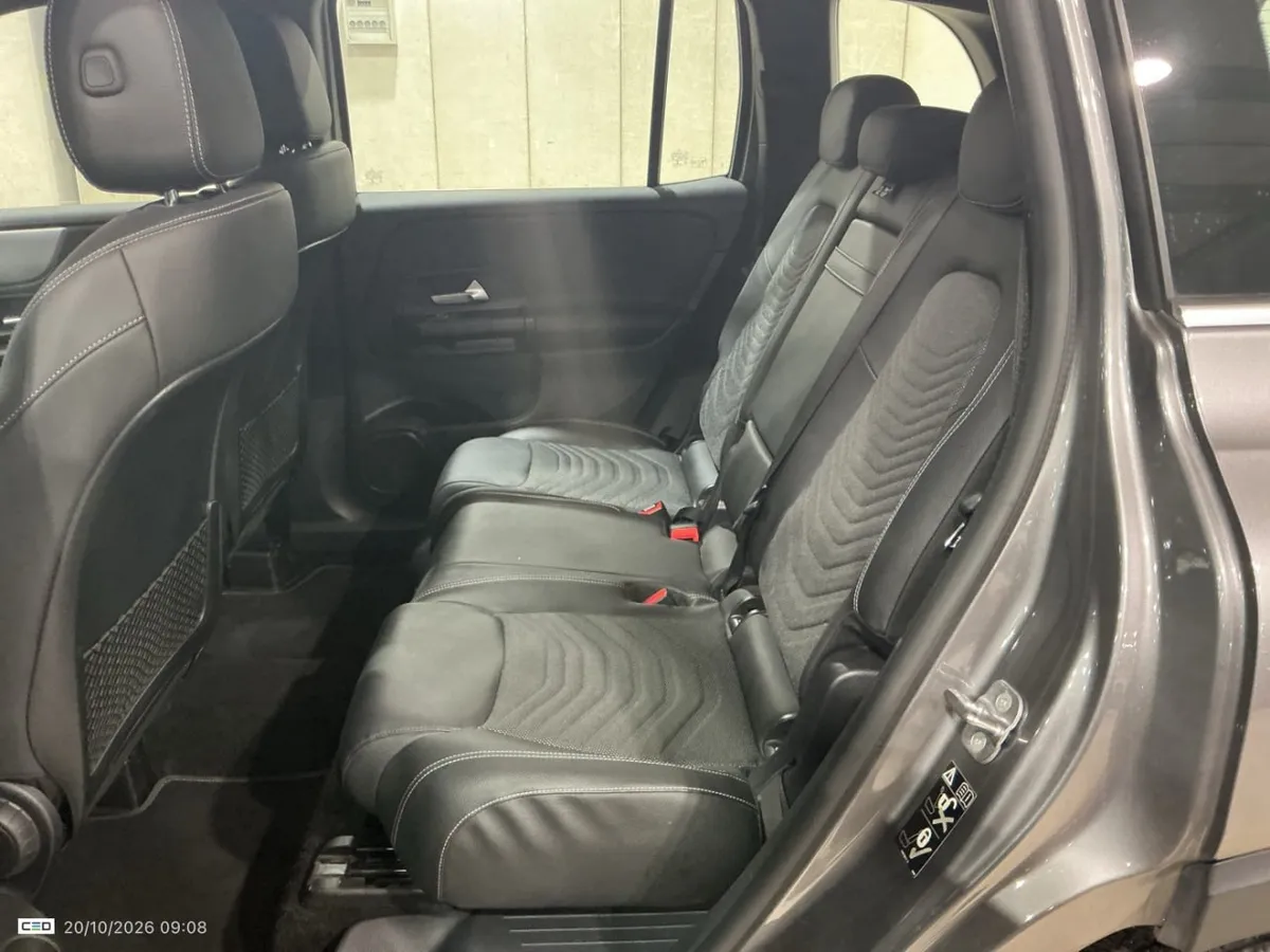MERCEDES-BENZ GLB 180 2023