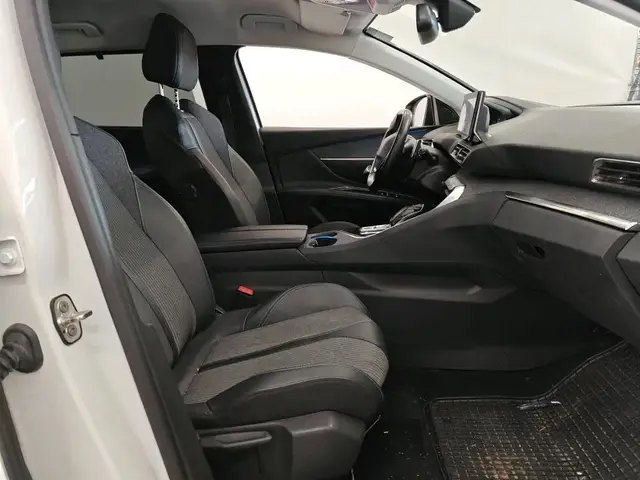 PEUGEOT 5008 ALLURE 2021