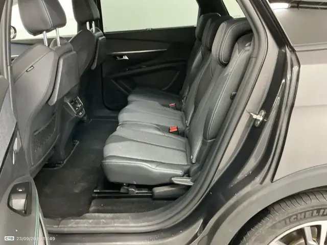 PEUGEOT 5008 2022