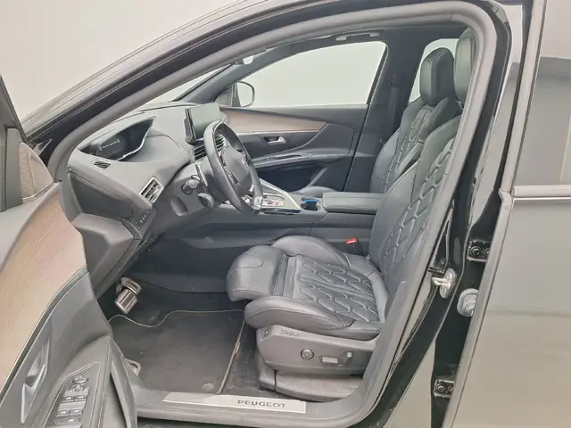 PEUGEOT 5008 GT BLACK PACK 2022