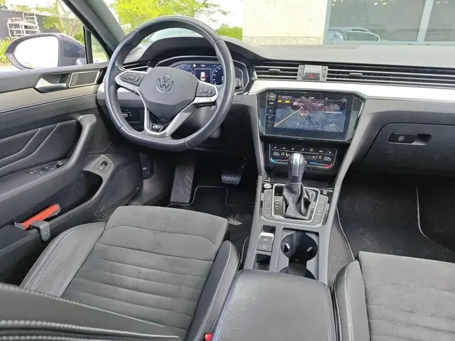 VOLKSWAGEN PASSAT R-LINE 2021