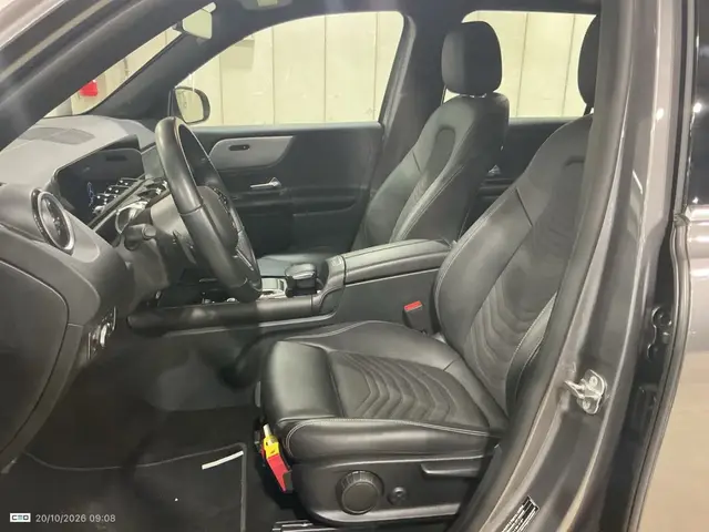 MERCEDES-BENZ GLB 180 2023