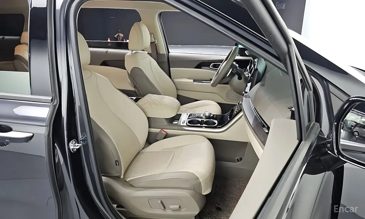 KIA CARNIVAL 2.2D AT 9-SEATER NOBLESSE 2022