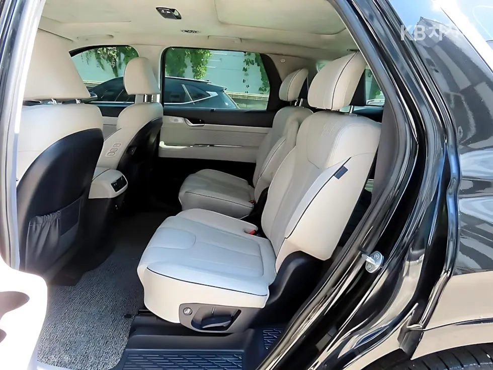 HYUNDAI PALISADE 2.2D 7-SEATER CALLIGRAPHY С ПАКЕТАМИ SUNROOF CAM И LIFESTYLE 2022