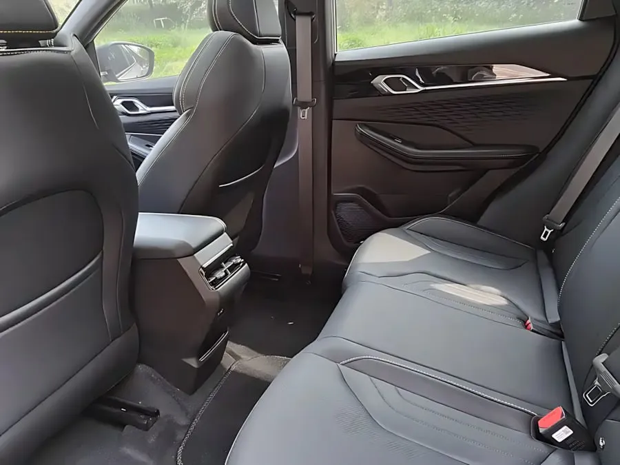 GEELY COOLRAY 2025