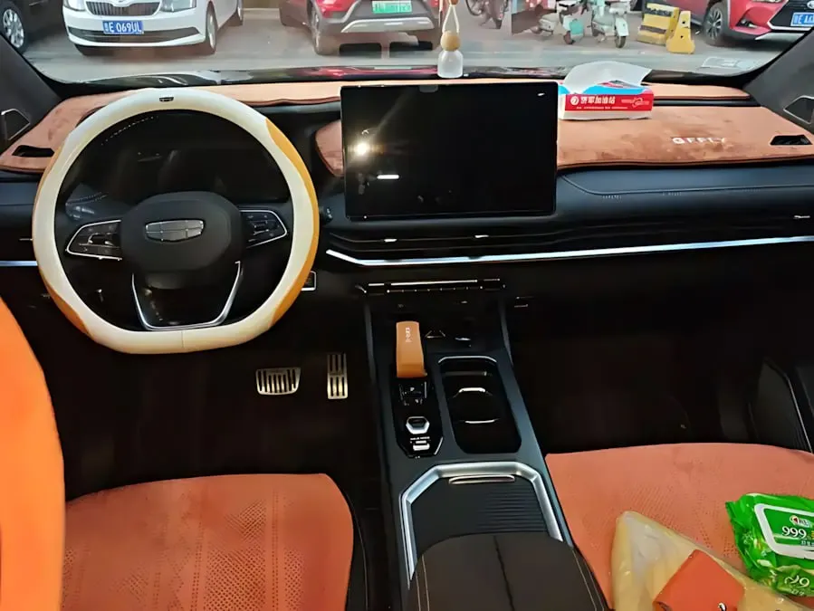 GEELY HAOYUE L 2.0T 7DCT 2WD PREMIUM EDITION (7 МЕСТ) 2025