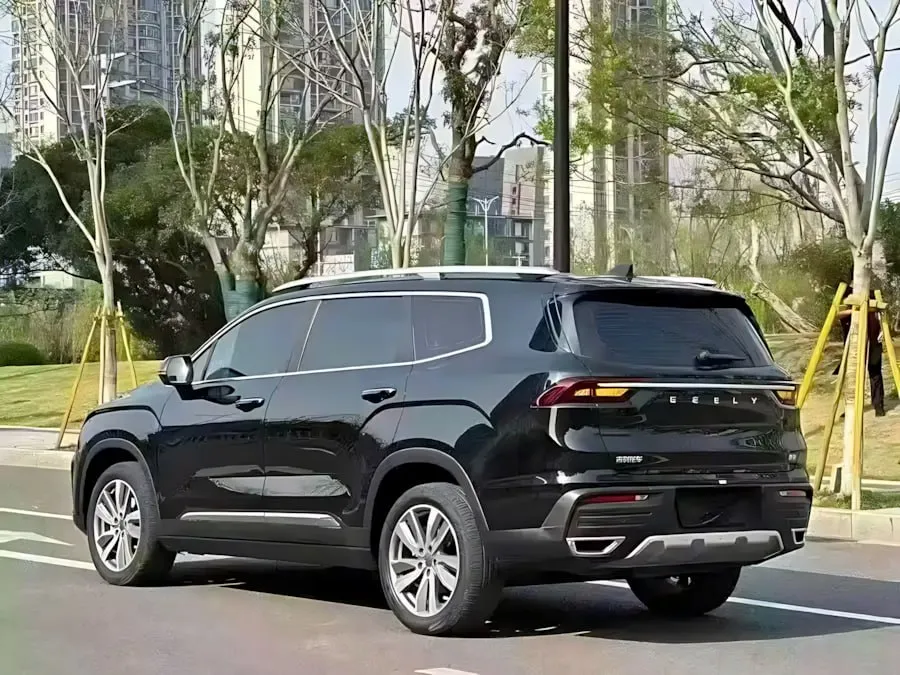 GEELY OKAVANGO 1.8TD 2WD FLAGSHIP (7 МЕСТ) 2022