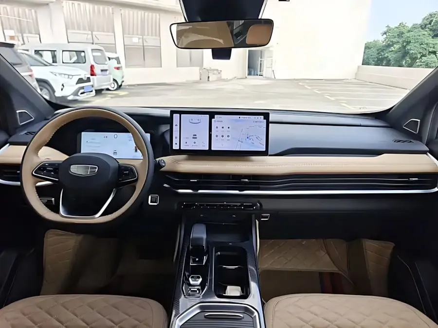 GEELY HAOYUE L FLAGSHIP EDITION (7 МЕСТ) 2023