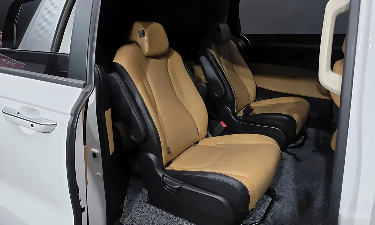KIA CARNIVAL PRESTIGE (9 МЕСТ) С ПАКЕТАМИ ДВЕРЕЙ И НАВИГАЦИИ 2022