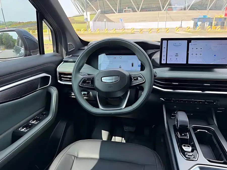 GEELY HAOYUE L PREMIUM EDITION (7 МЕСТ) 2023