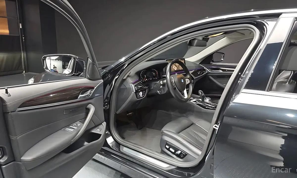 BMW 523D LUXURY 2022