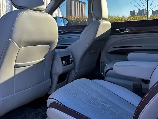 FORD EQUATOR ECOBOOST 225 PREMIUM 6-SEATER (FORD LINGYU) 2022