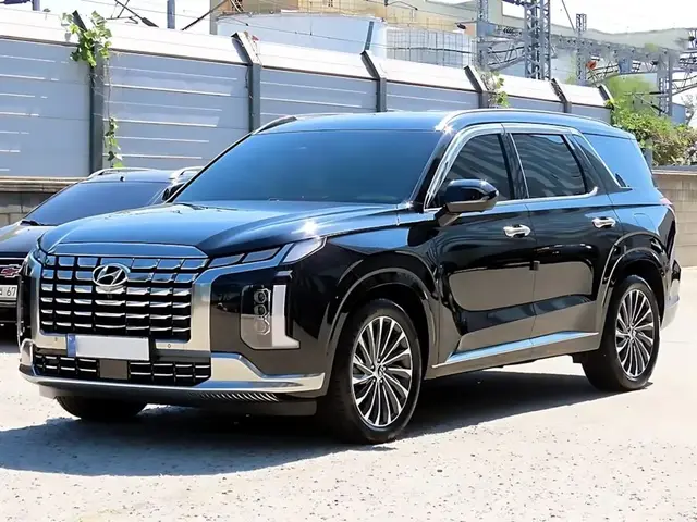 HYUNDAI PALISADE 2.2D 7-SEATER CALLIGRAPHY С ПАКЕТАМИ SUNROOF CAM И LIFESTYLE 2022