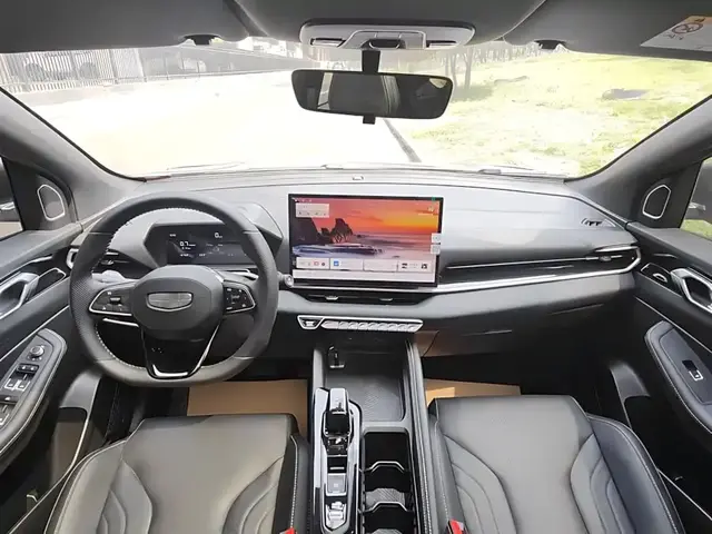 GEELY COOLRAY 2025