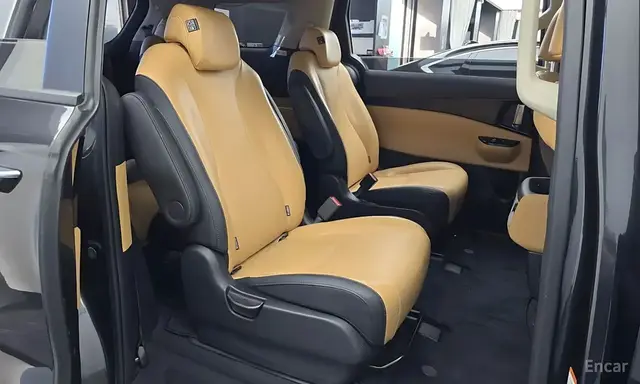 KIA CARNIVAL 2.2D AT 2WD PRESTIGE (9 МЕСТ) С ПАКЕТАМИ ДВЕРЕЙ И НАВИГАЦИИ 2022