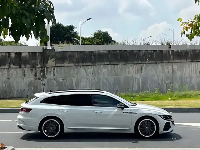 VOLKSWAGEN CC HUNTER EDITION (SHOOTING BRAKE) 2023