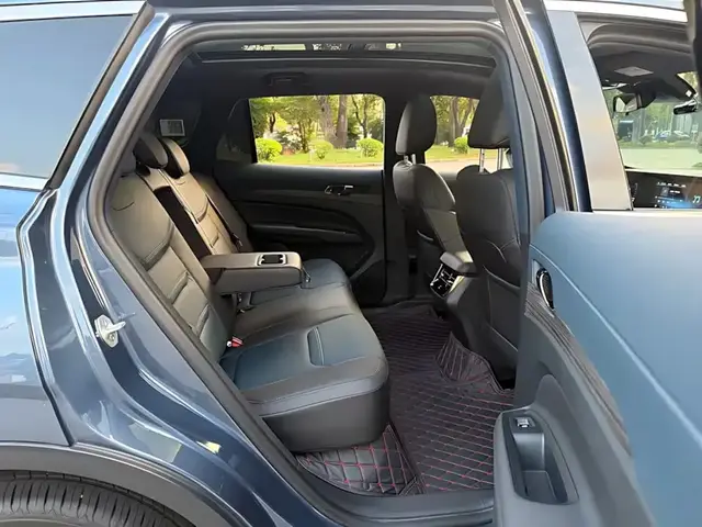FORD EQUATOR SPORT PREMIUM MODEL (LINGRUI) 2023