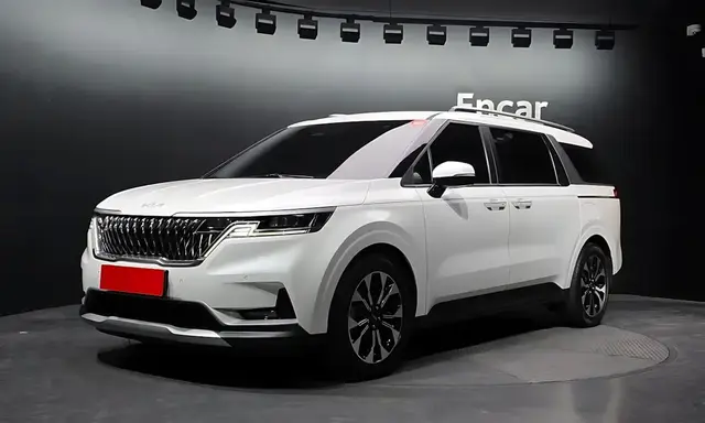 KIA CARNIVAL PRESTIGE (9 МЕСТ) С ПАКЕТАМИ ДВЕРЕЙ И НАВИГАЦИИ 2022