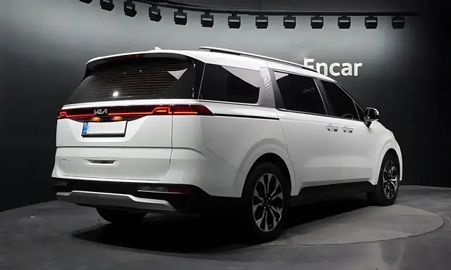 KIA CARNIVAL PRESTIGE (9 МЕСТ) С ПАКЕТАМИ ДВЕРЕЙ И НАВИГАЦИИ 2022