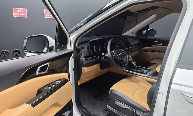 KIA CARNIVAL PRESTIGE (9 МЕСТ) С ПАКЕТАМИ ДВЕРЕЙ И НАВИГАЦИИ 2022