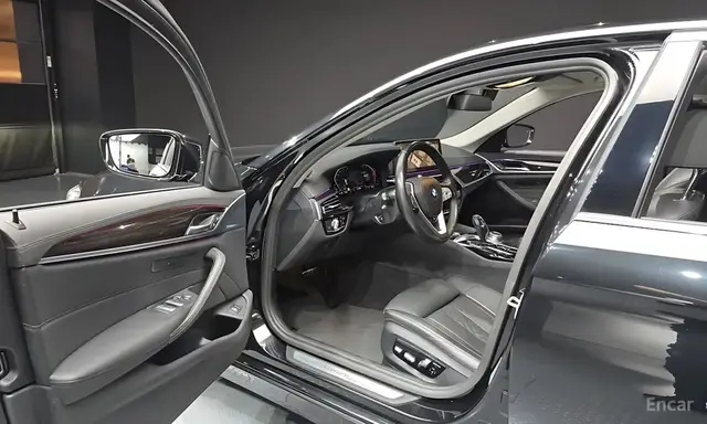 BMW 523D LUXURY 2022
