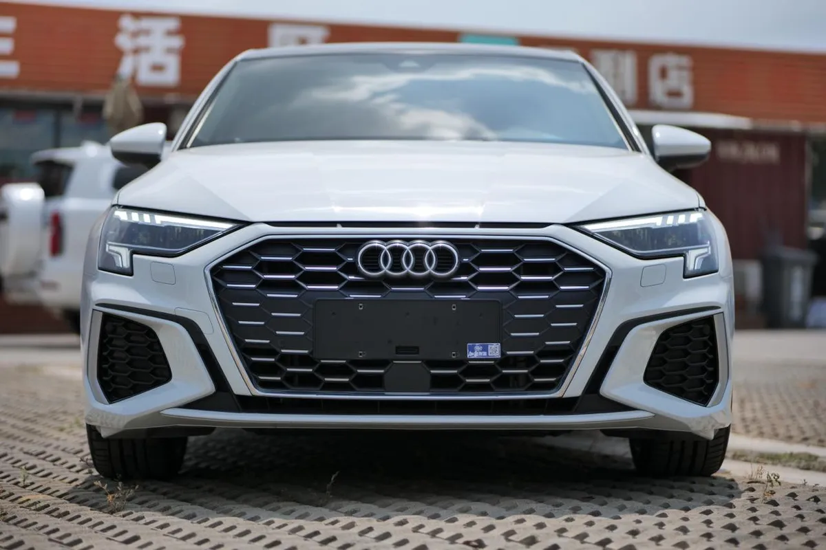 AUDI A3L 2023