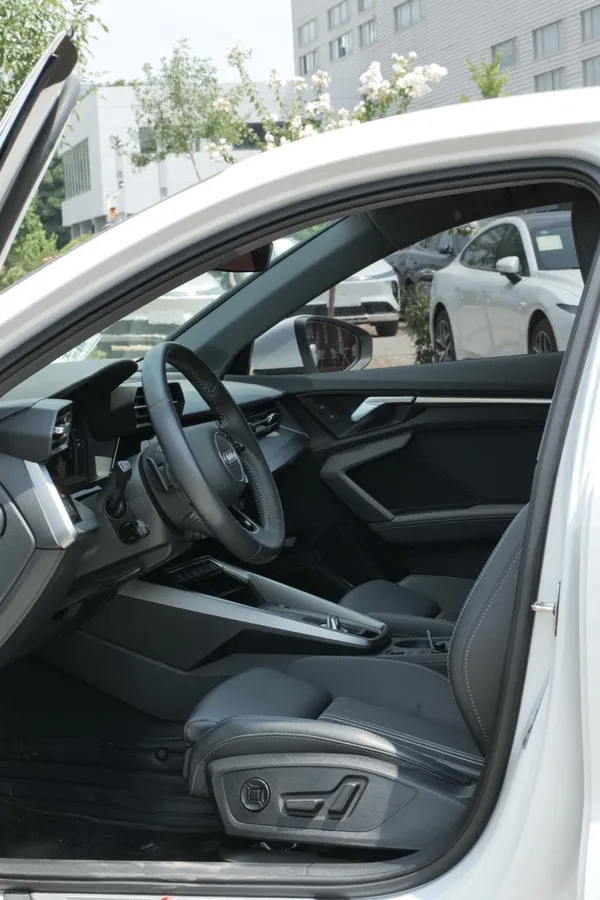 AUDI A3L 2023