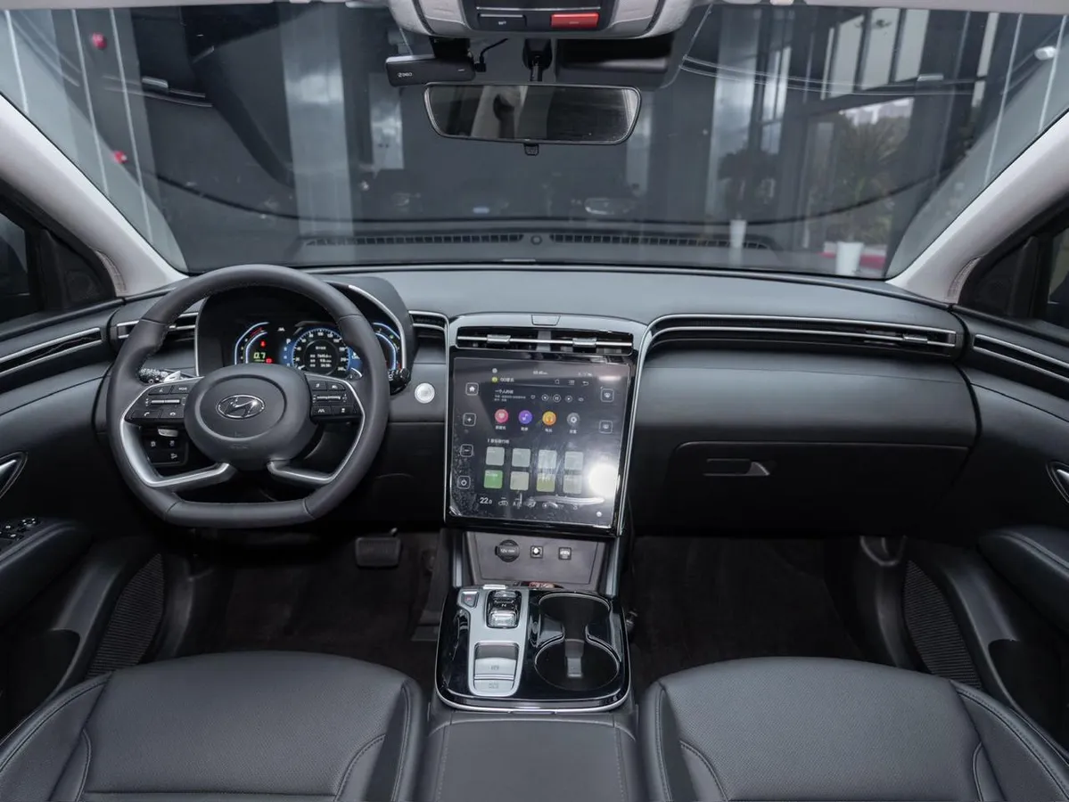 HYUNDAI TUCSON PREMIUM 2023