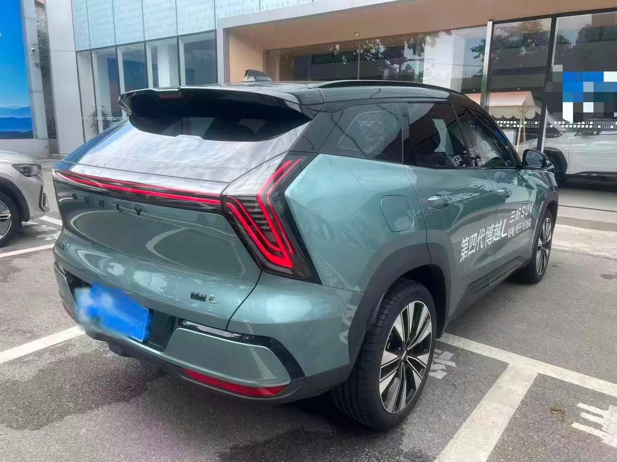 GEELY ATLAS L 2025