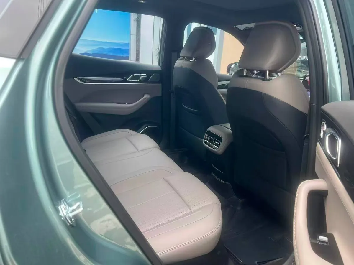 GEELY ATLAS L 2025