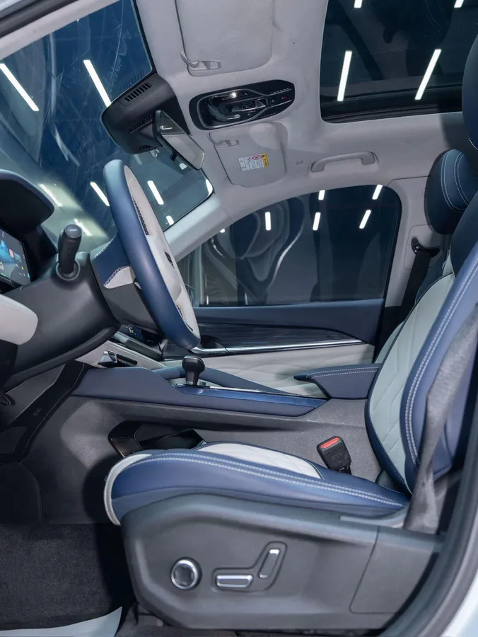 GEELY MONAJRO 2022