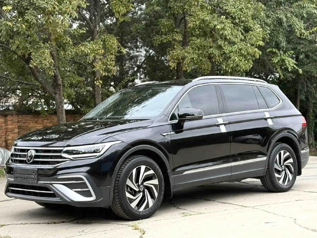VOLKSWAGEN TIGUAN L 2WD 2023