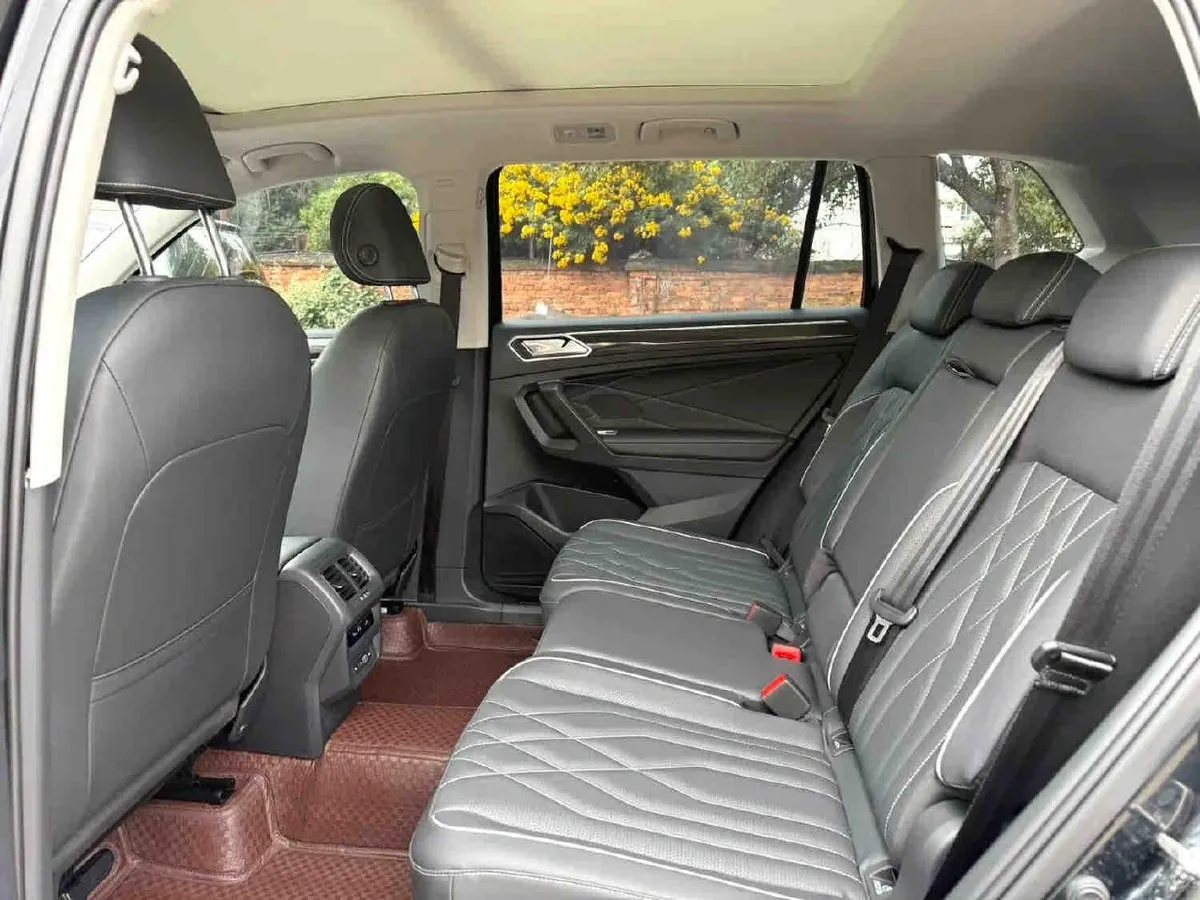 VOLKSWAGEN TIGUAN L 2WD 2023