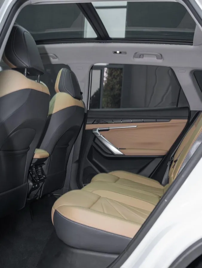 GEELY BOYUE L TOP 2023
