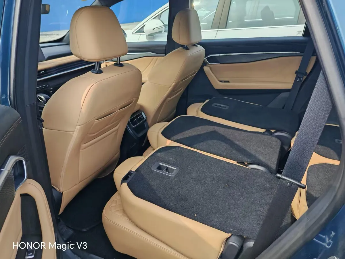 GEELY OKAVANGO 2023