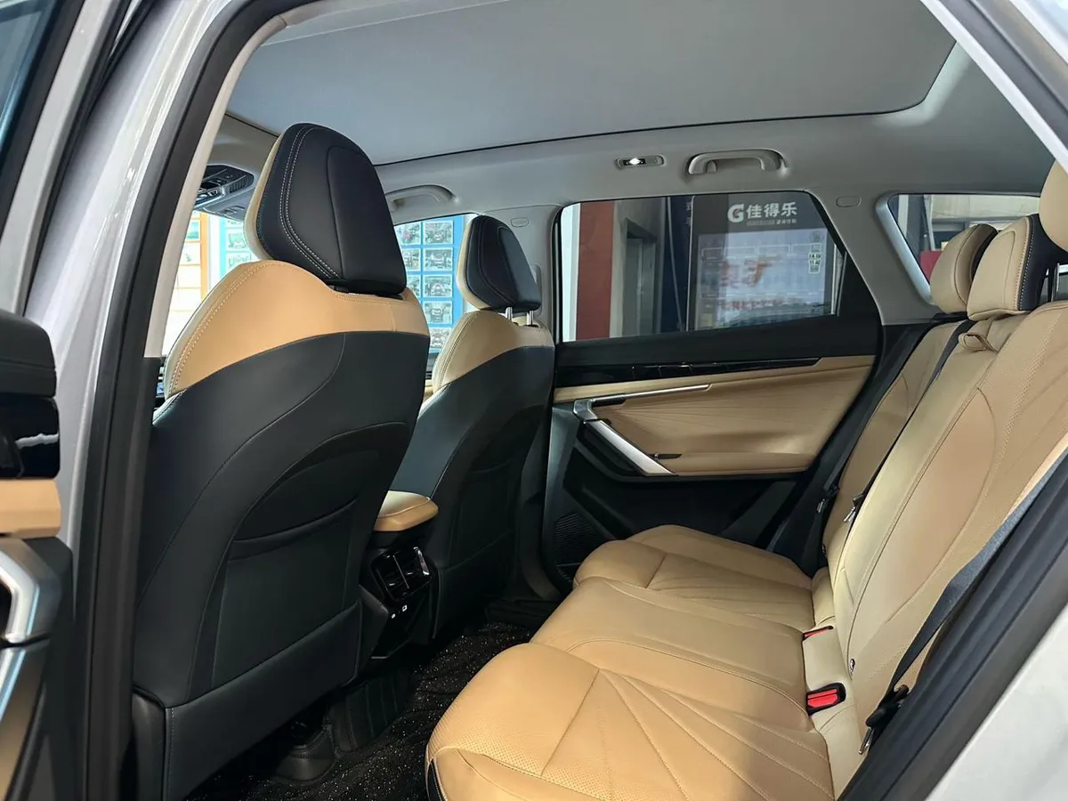 GEELY BOYUE L TOP 2023