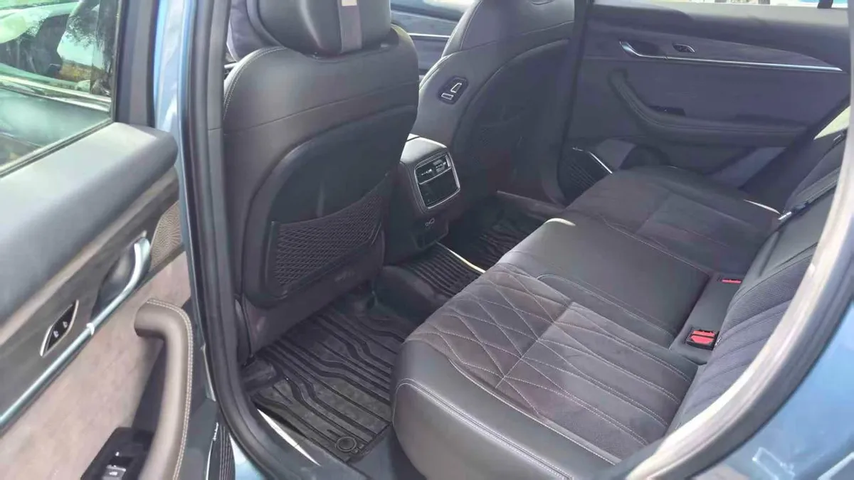 GEELY XINGYUE L 2025