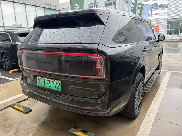 ZEEKR 9X 2025