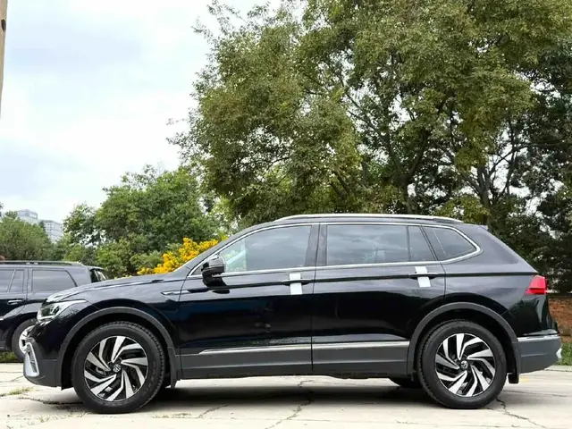 VOLKSWAGEN TIGUAN L 2WD 2023