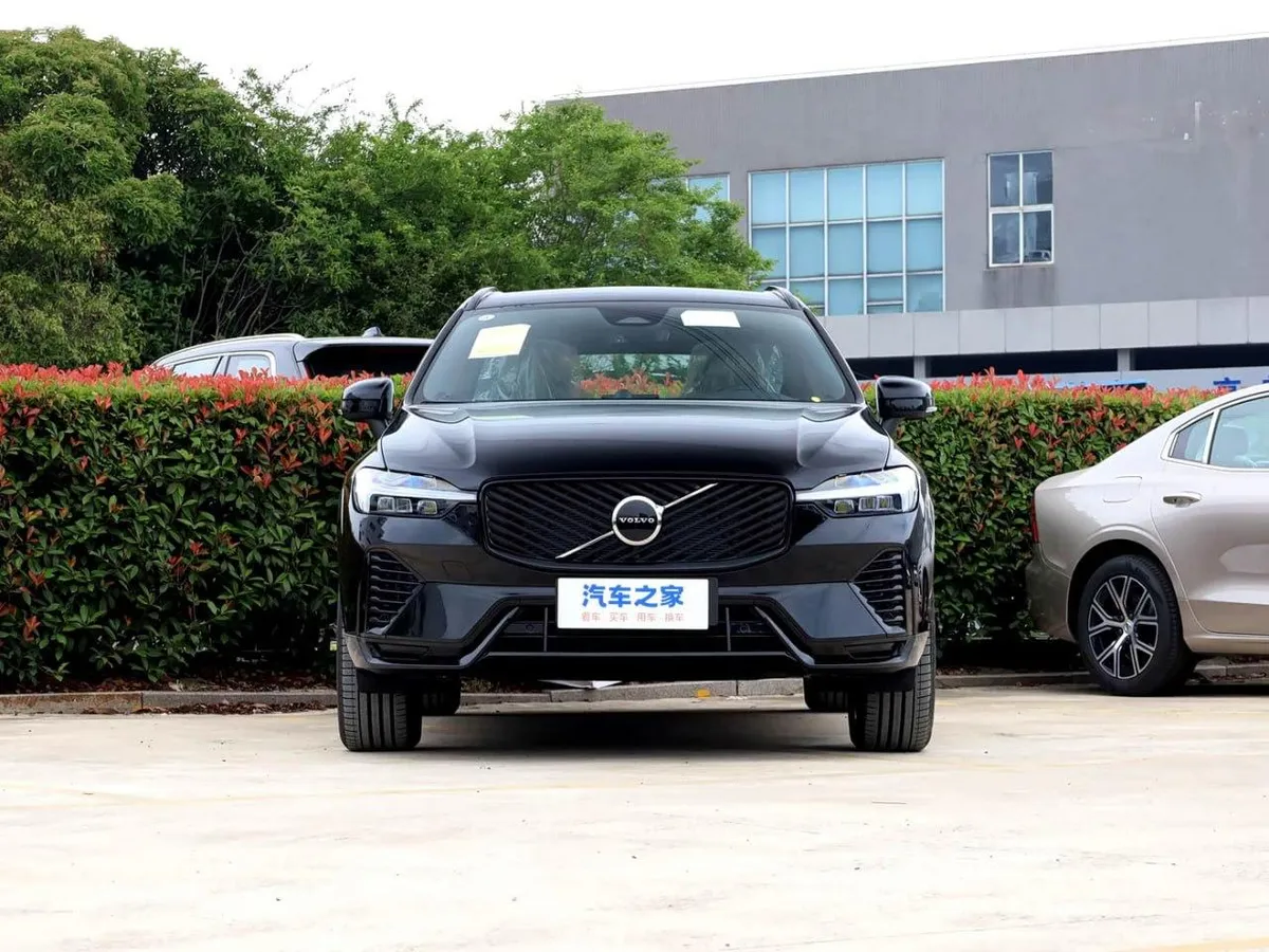 VOLVO XC60 2026