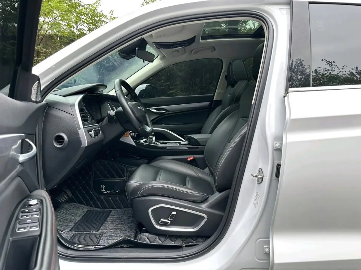 GEELY TUGELLA LIGHTNING EDITION 2022