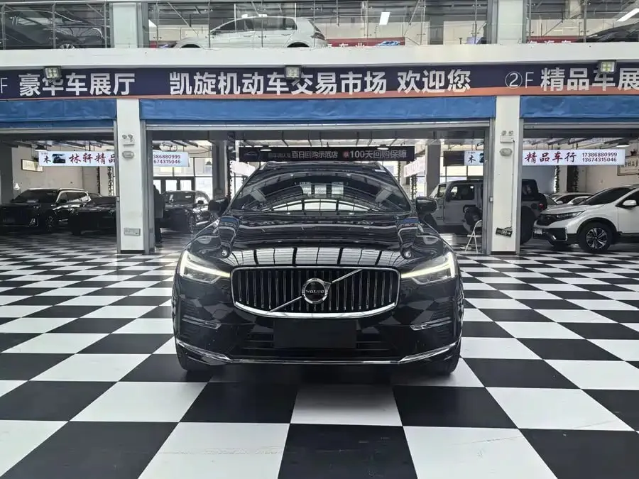 VOLVO XC60 2022