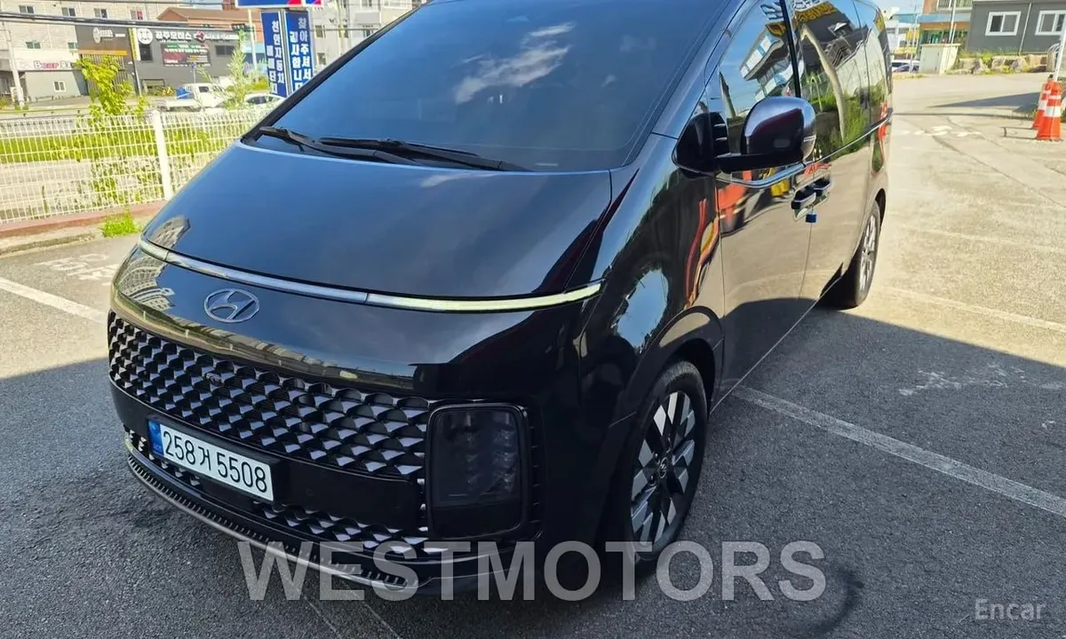 HYUNDAI STARIA 2023