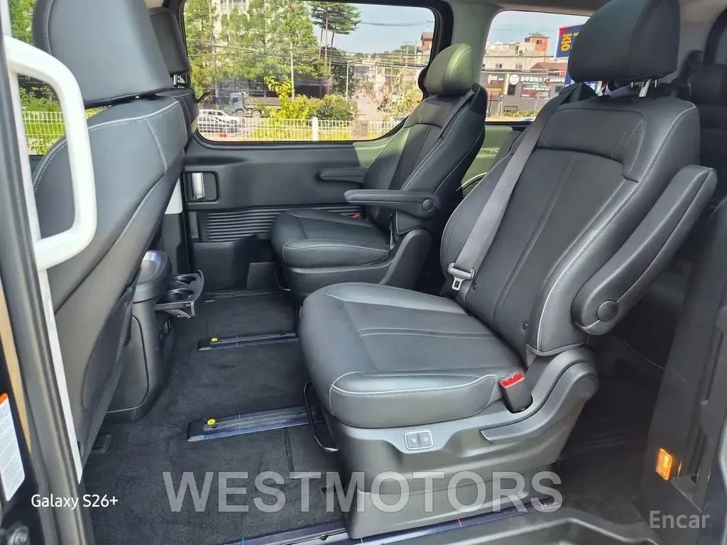 HYUNDAI STARIA 2023