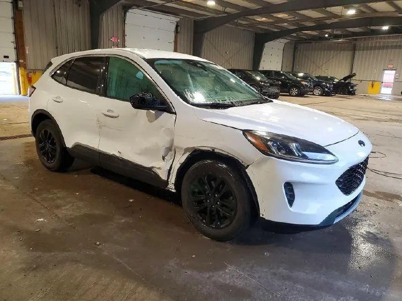 FORD ESCAPE SE 2022