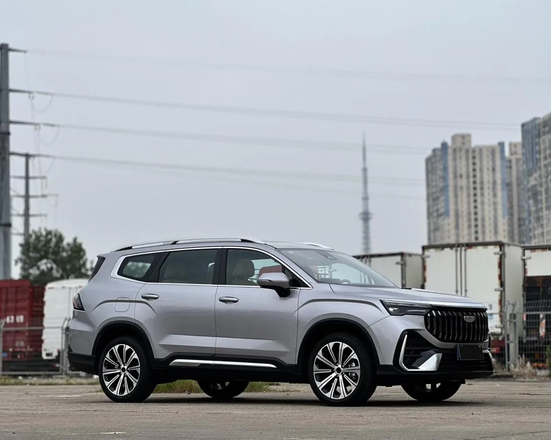 GEELY OKAVANGO 2025