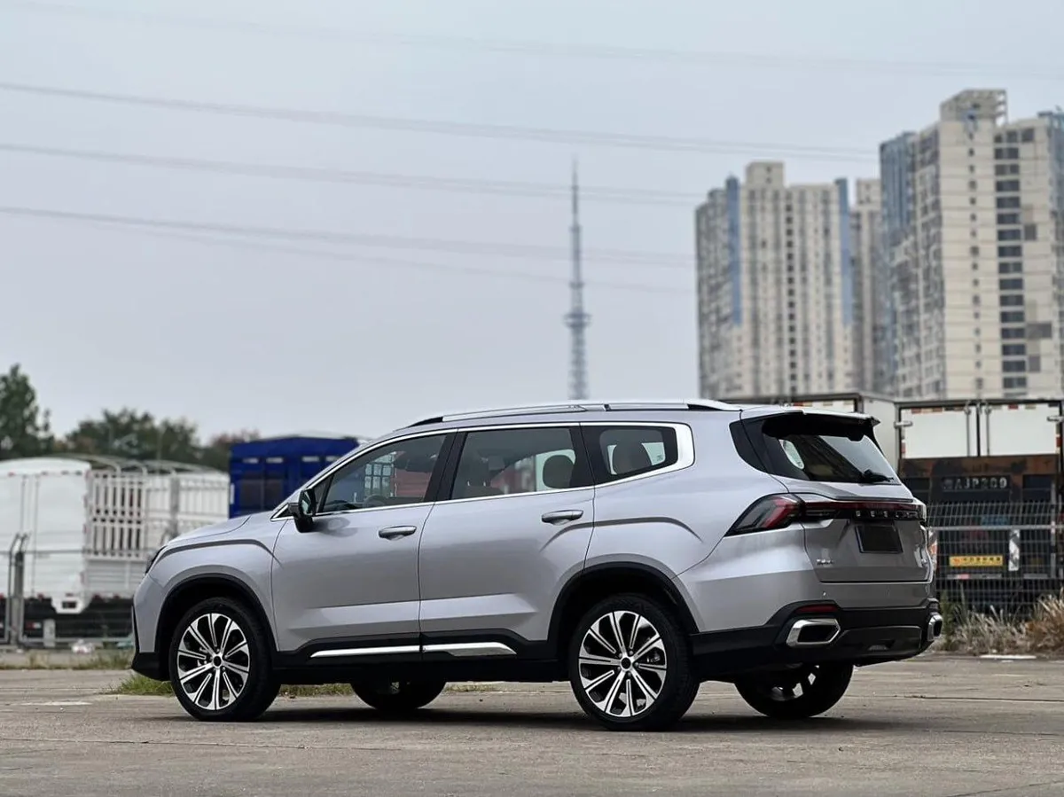 GEELY OKAVANGO 2025