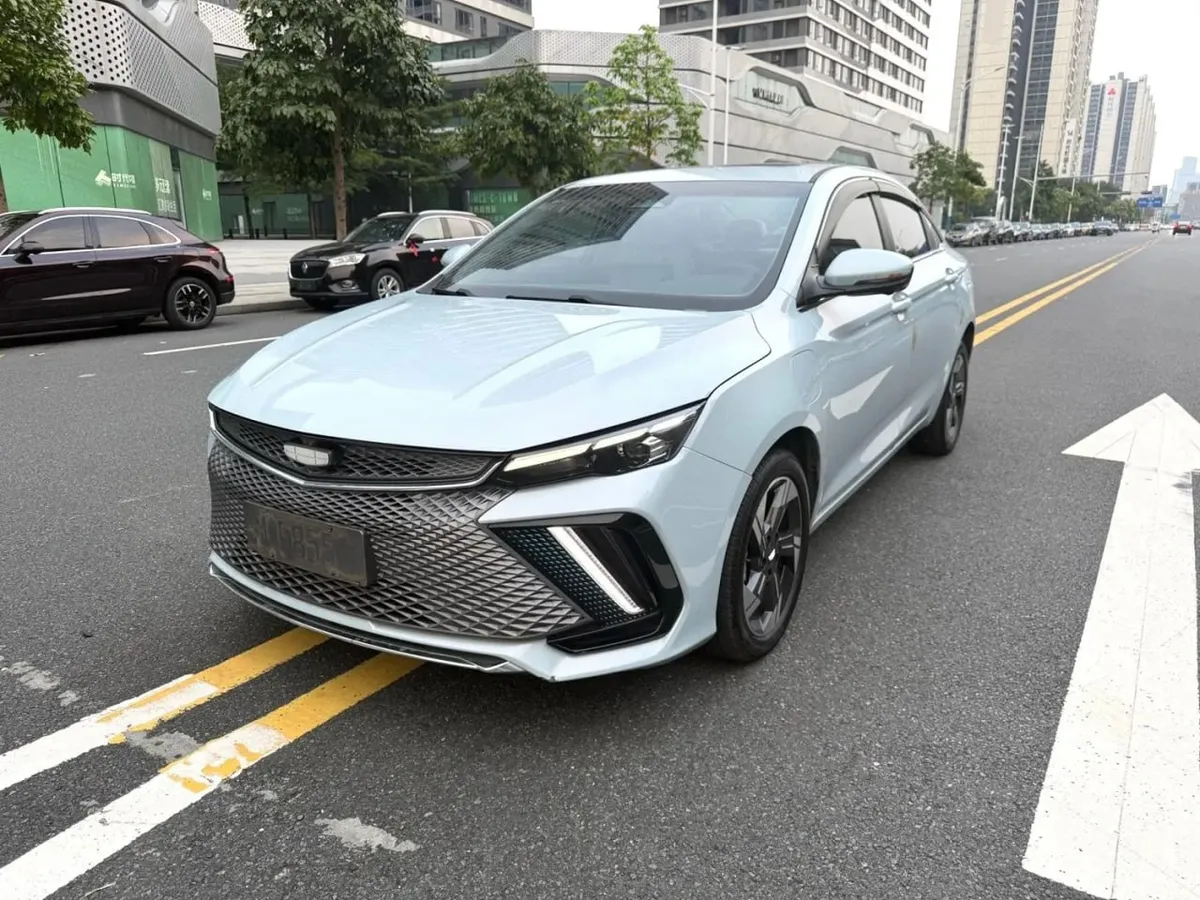 GEELY EMGRAND L 2022